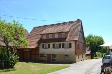 Hauptbild Sanierungsbedürftiges Bauernhaus auf einem weitläufigen Grundstück