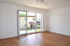 Hauptbild Gepflegte Wohnung mit Einbauküche, Balkon und Tiefgaragenstellplatz