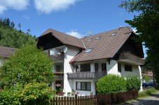 Hauptbild Attraktive Wohnung mit Südbalkon, TG-Stellplatz und 2 Einzelgaragen